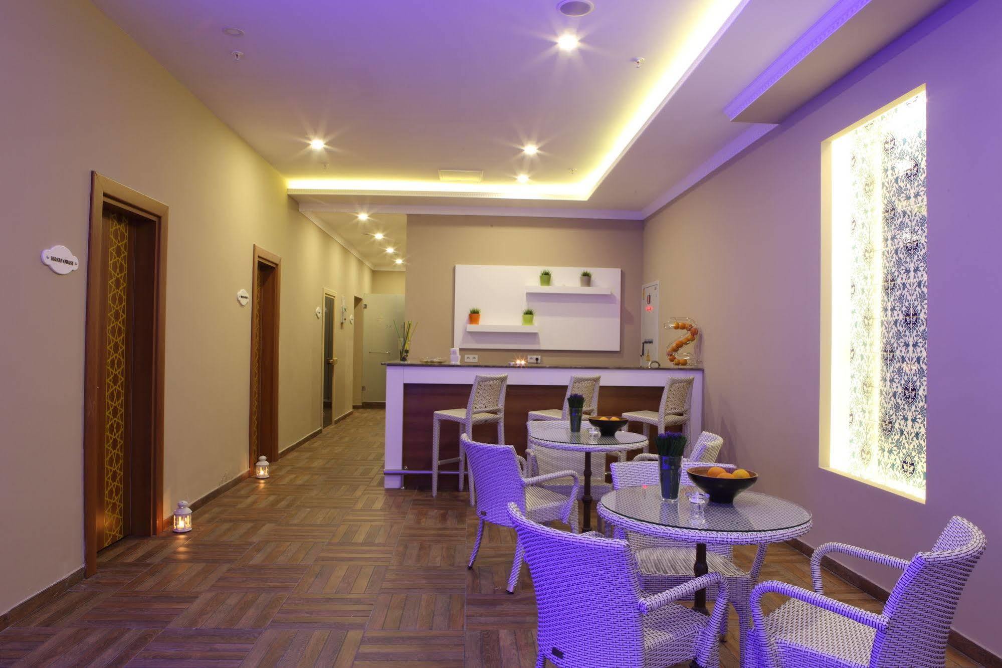 קוג'לי Luxor Garden Hotel מראה חיצוני תמונה